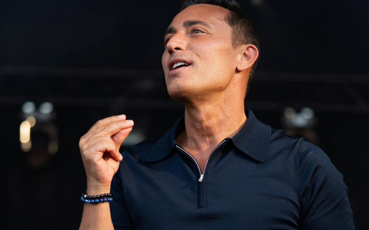 Mustafa Sandal’dan Yaz Şarkısı “Aşkına Destan”